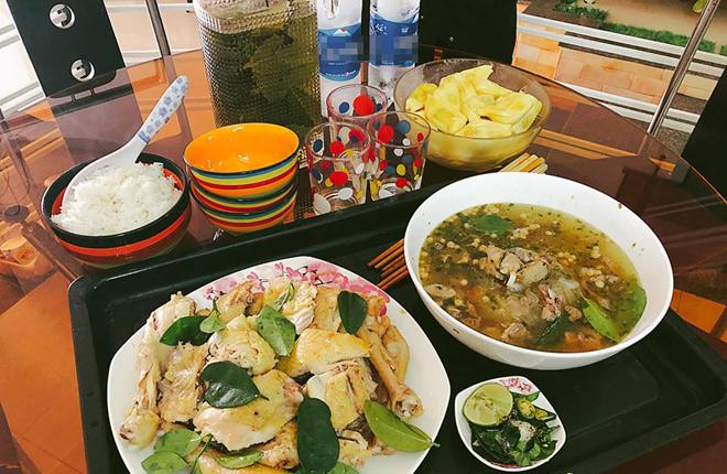 me dam da nang khoe nhung mam com 3 nguoi day ap mon chua den 100 nghin - 15