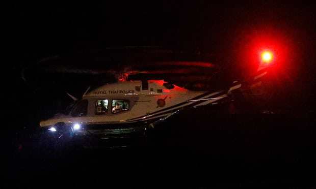 nong: 4 cau be cua doi bong thai lan duoc giai cuu khoi hang dong - 4