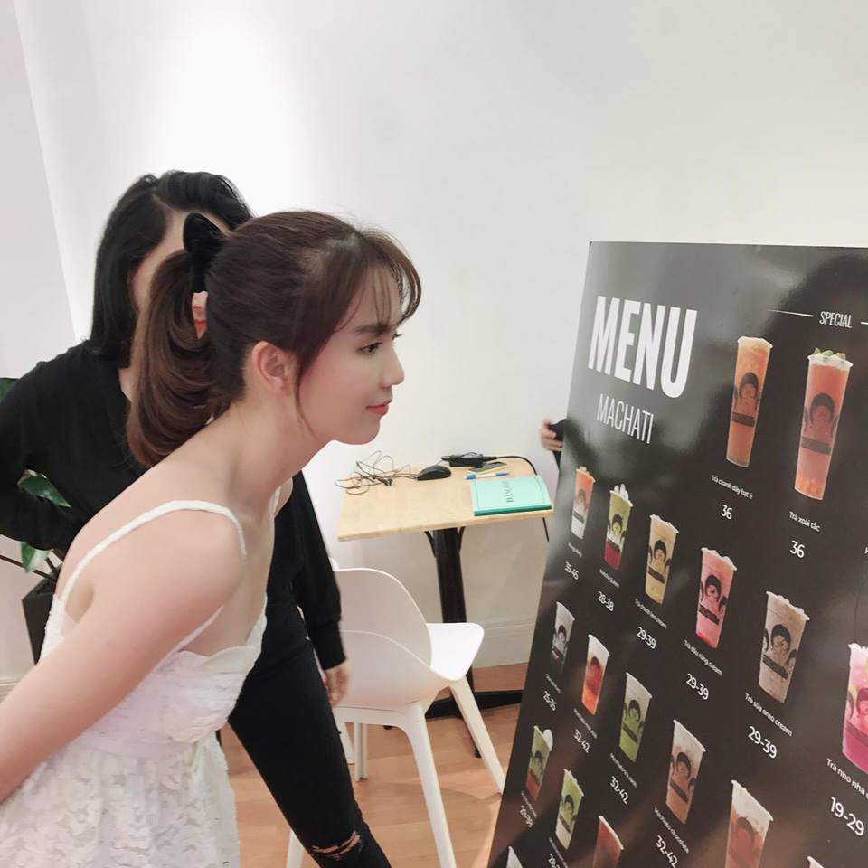 85cm dau khong thay, ngoc trinh khien fan sung so khi vong 1... khong canh ma bay! - 3