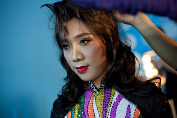 "miet mai" gia gai nhung tran thanh van an diem nhieu nhat khi hoa than thanh phi thanh van - 3