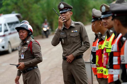 cap nhat chien dich giai cuu doi bong nhi mac ket trong hang tham luang dot 2 - 2