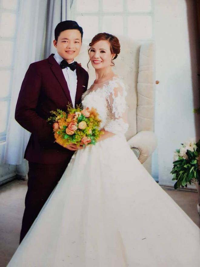 vo 62 tuoi hon chong 35 tuoi: “toi va chong mat an ngu vi nguoi la lien tuc nhay may” - 1