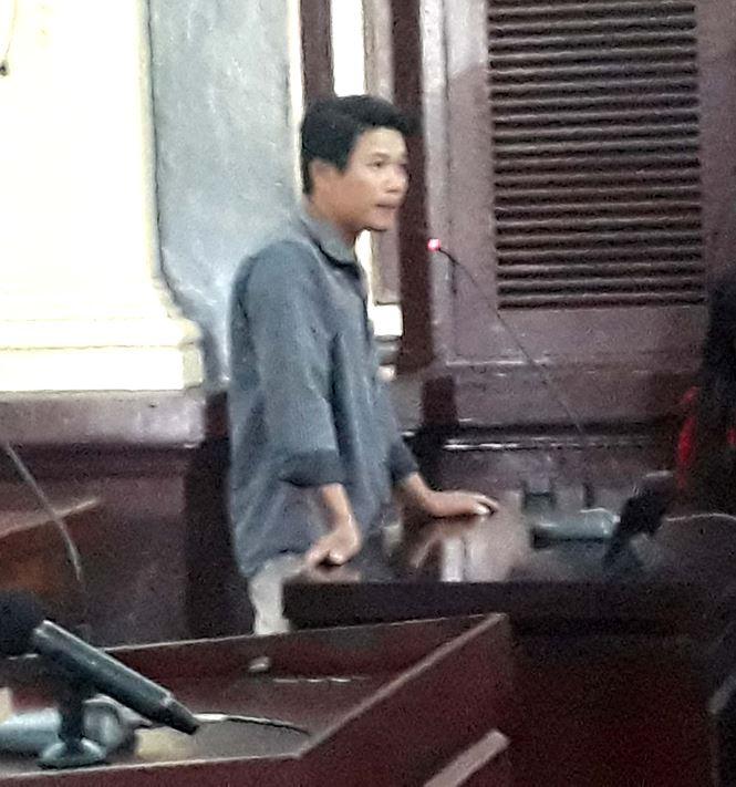 vu sat hai 5 nguoi trong gia dinh o binh tan: nguoi giat quan ao cho hung thu khai gi? - 3