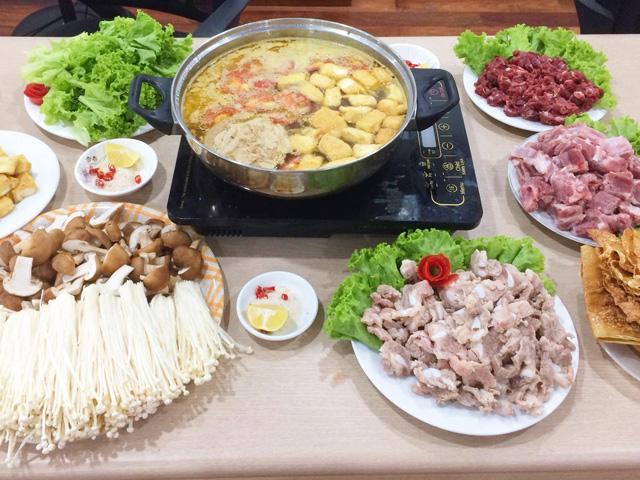 Thương vợ bận, chồng lao vào cơm nước hộ, ai ngờ có ngày thành đầu bếp gia đình tài ba