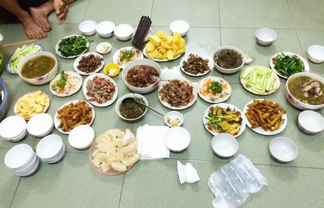 thuong vo ban, chong lao vao com nuoc ho, ai ngo co ngay thanh dau bep gia dinh tai ba - 12