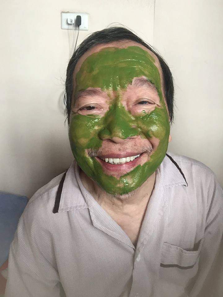 cu ong, cu ba u80 van hon nhien dap mat na va cau chuyen dang sau khu vien duong lao - 13