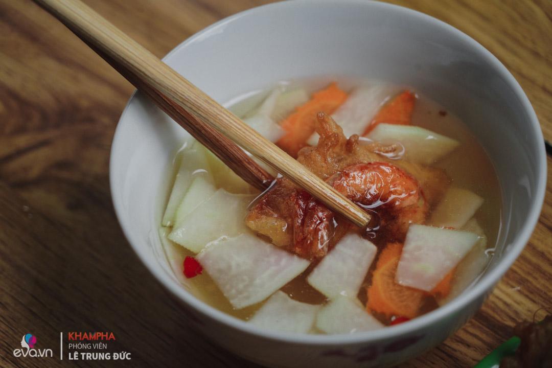 me ha noi tay trang ban banh tom chi chuc m2 nuoi ca gia dinh 4 nguoi - 7
