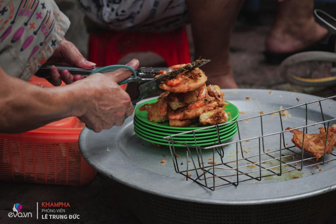 me ha noi tay trang ban banh tom chi chuc m2 nuoi ca gia dinh 4 nguoi - 12