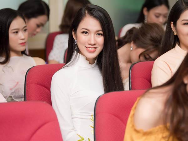 nhan sac nu bien tap dai vtv noi danh voi hai lan te nga du thi hoa hau viet nam - 1