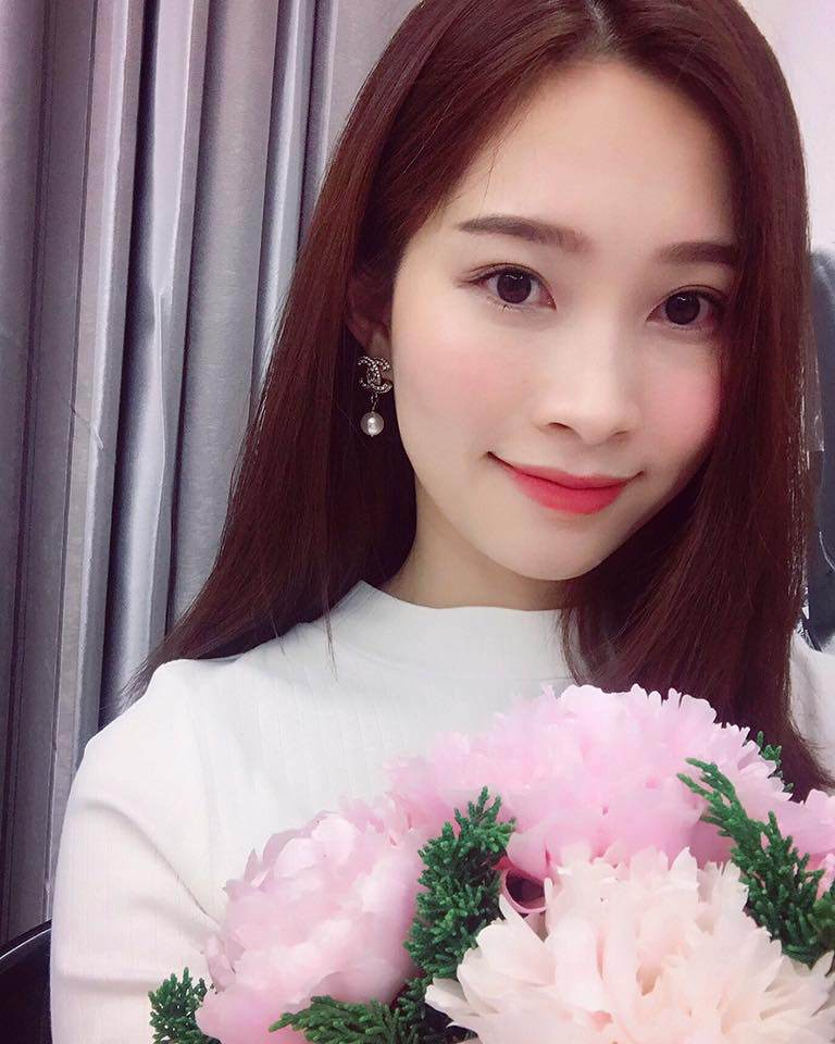 hoa hau dang thu thao "than troi" vi con khong nhan ra me, tat ca boi ly do nay! - 7