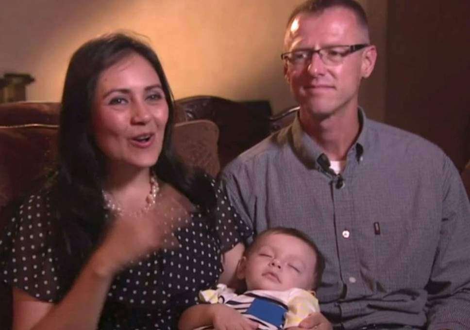 dua con moi sinh ve nha, cha me ta hoa khi phat hien dua tre khong phai con minh - 1