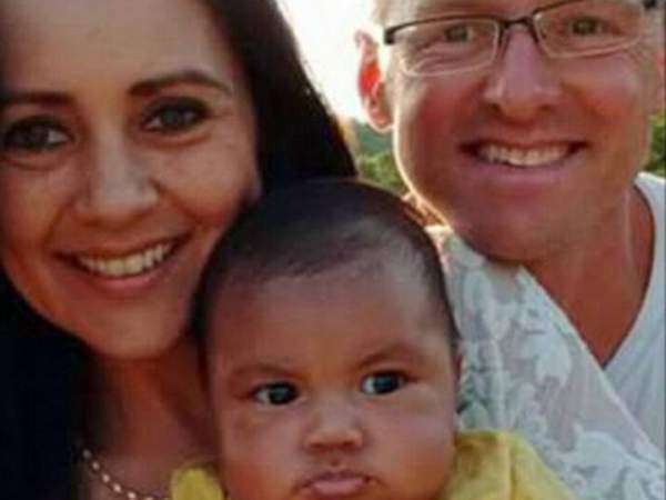 dua con moi sinh ve nha, cha me ta hoa khi phat hien dua tre khong phai con minh - 2