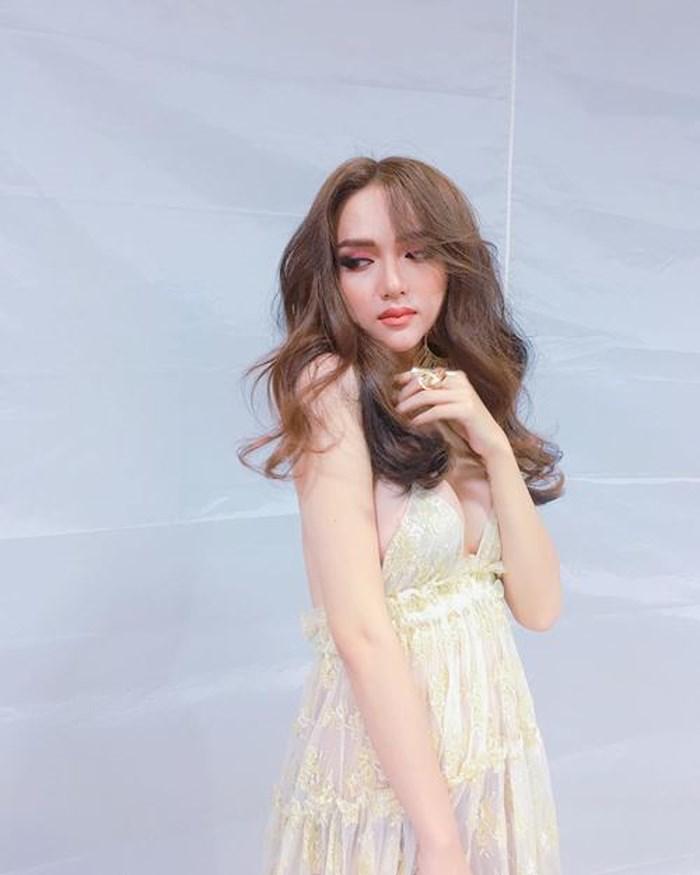 hoa hau huong giang ngam khang dinh dep tu nhien,khong "dao keo" nho hanh dong nay? - 6