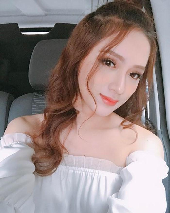 hoa hau huong giang ngam khang dinh dep tu nhien,khong "dao keo" nho hanh dong nay? - 7