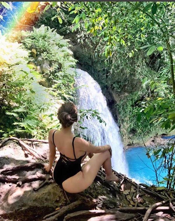 toa thien nhien hoan my cua nu than goi cam philippines bi nghi la hang gia - 17