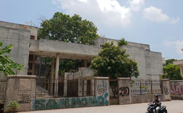 ven man bi an “nha ma” 20 nam khong nguoi o giua thu do - 1