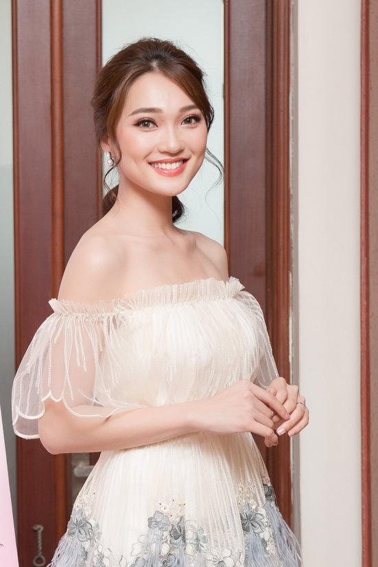 thi sinh tiem nang nhat bat ngo rut lui khoi hoa hau viet nam 2018 - 1