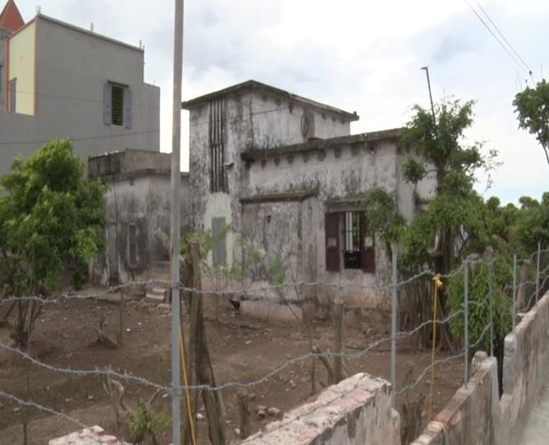 hai me con buon ma tuy "khet tieng" o nam dinh chang day dien tran, thep gai quanh nha - 4