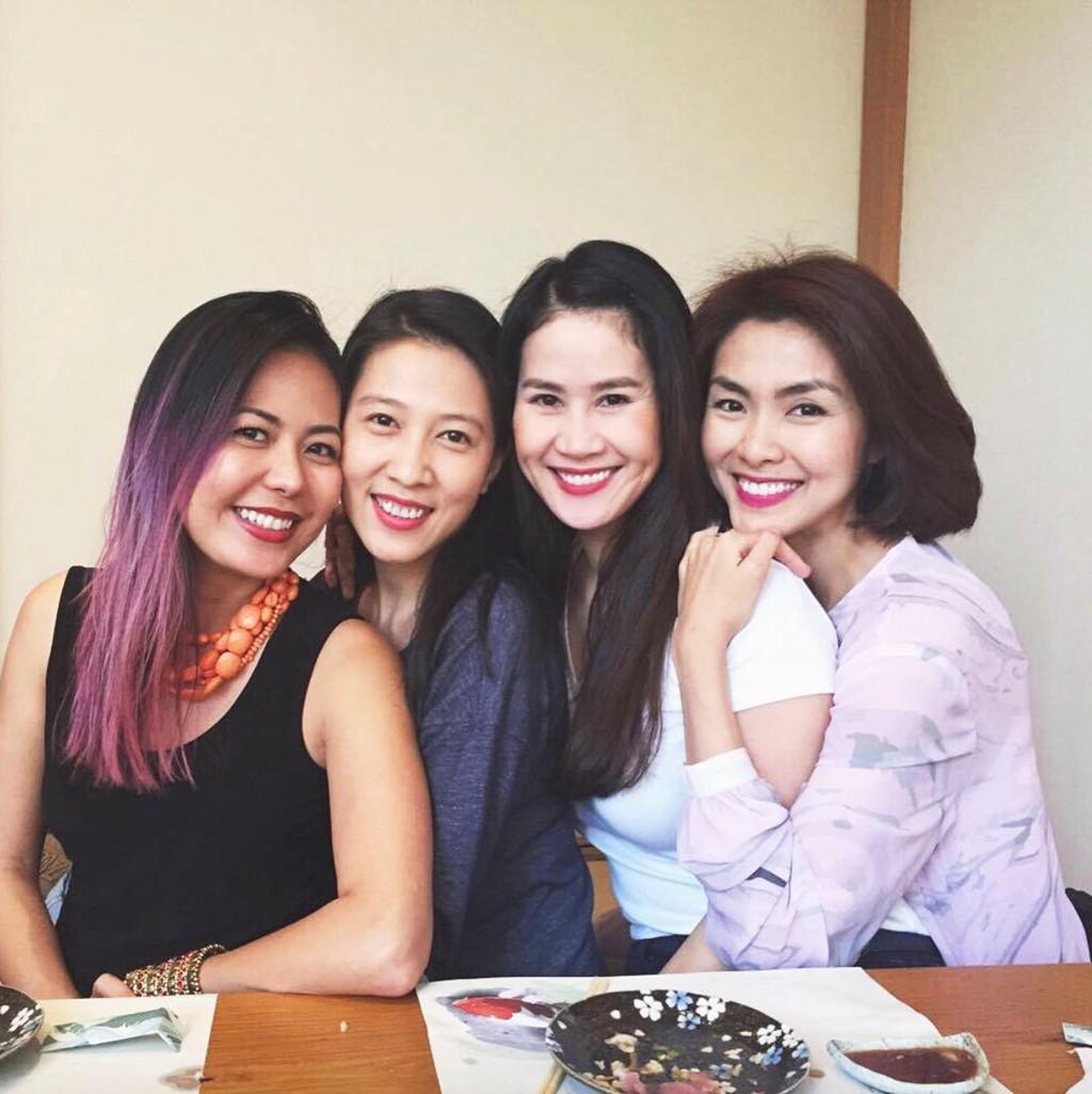 hoi ban than 10 nam cua tang thanh ha: toan my nu noi tieng len chuc me bim sua - 3