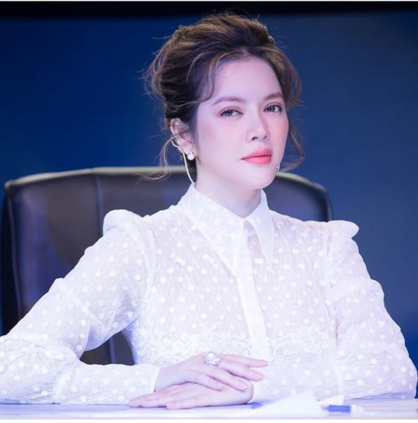 ly nha ky u40 van dep nhu tien nu mua xuan, ha guc het bong hong showbiz - 4