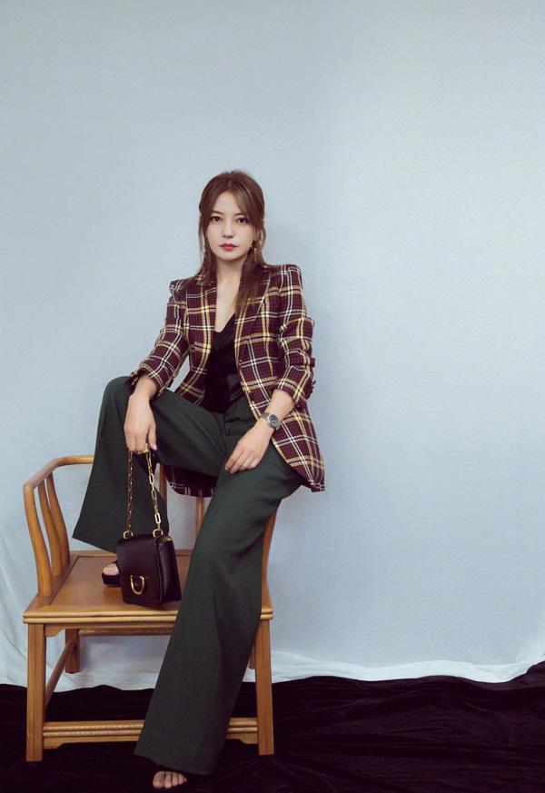 “cach cach” trieu vy manh danh den kho tin sau thoi gian dai len can xo xe - 8