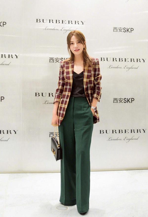 “cach cach” trieu vy manh danh den kho tin sau thoi gian dai len can xo xe - 11