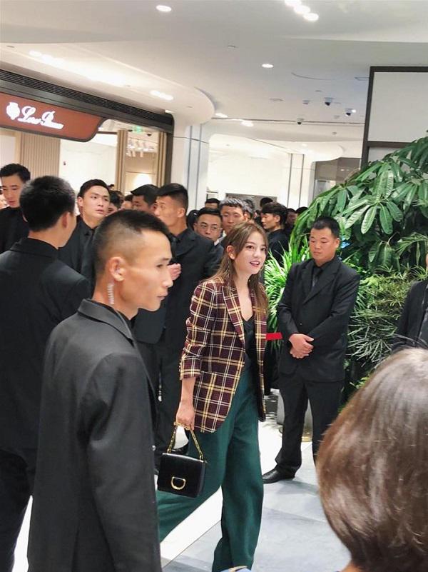 “cach cach” trieu vy manh danh den kho tin sau thoi gian dai len can xo xe - 6