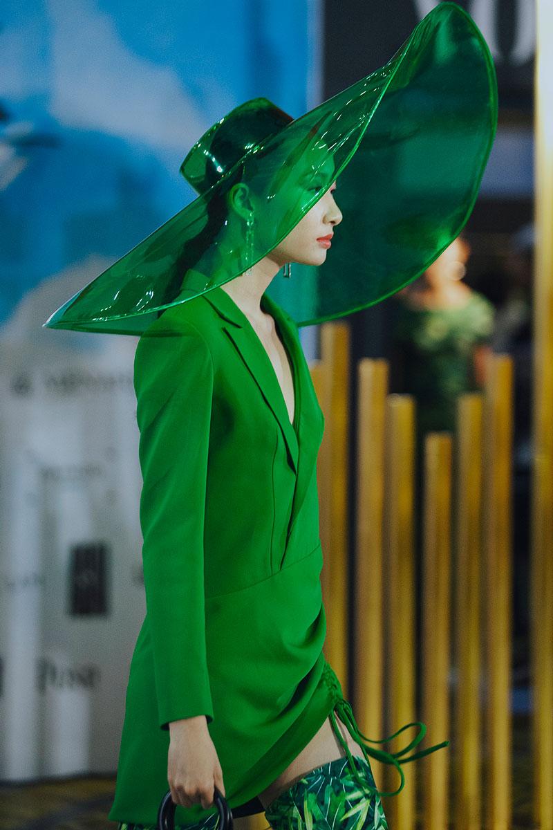 mac troi do mua, thanh hang van lam nu than hoa va me thien nhien day ngoan muc - 5