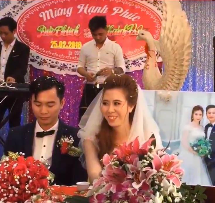 nguoi yeu cu cua co dau len hat "tien em theo chong" va bieu cam bat ngo cua chu re - 3