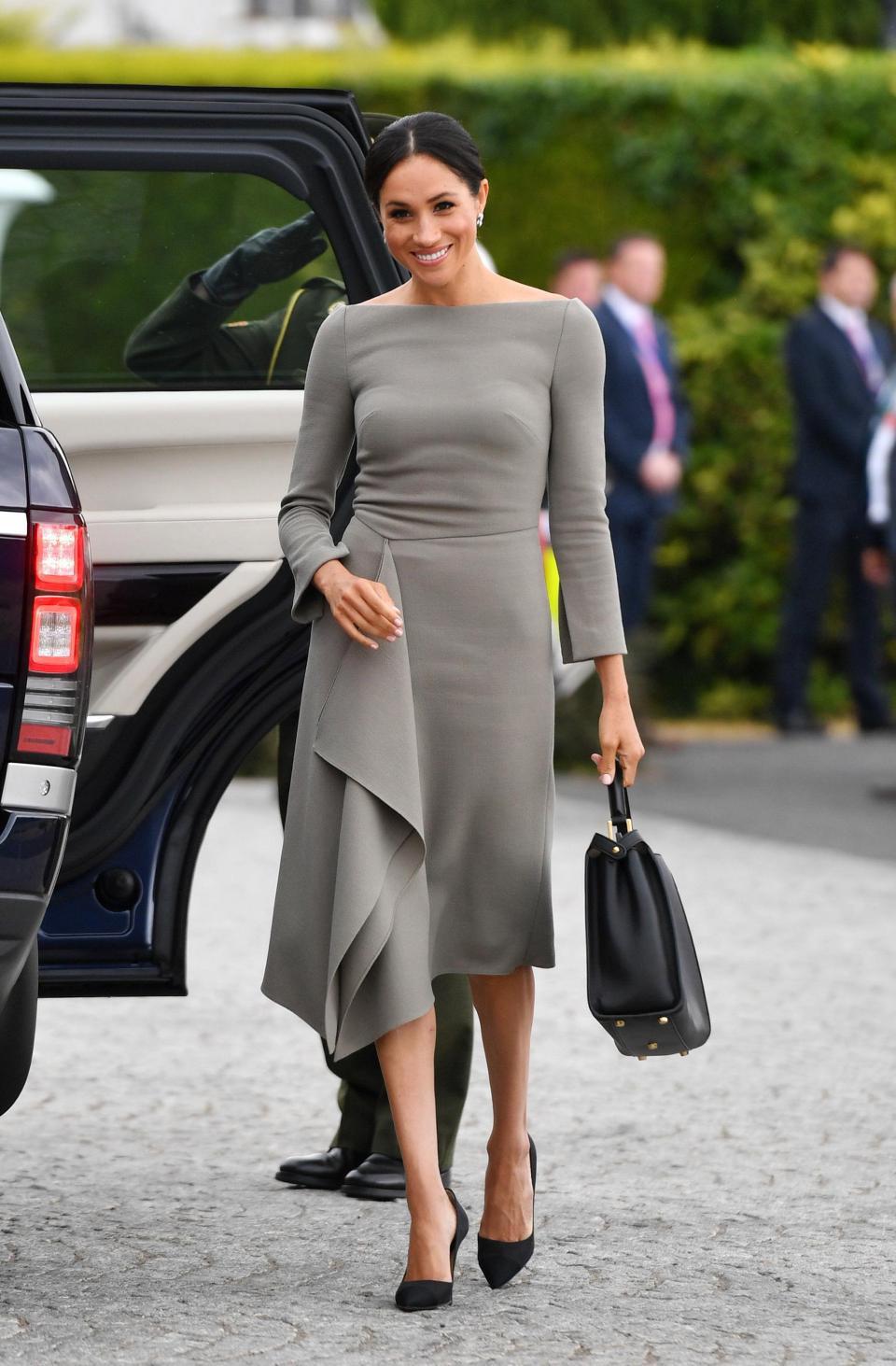 mac gi cung bi bat loi, co dau moi cua hoang gia anh qua lep ve voi cong nuong kate - 7