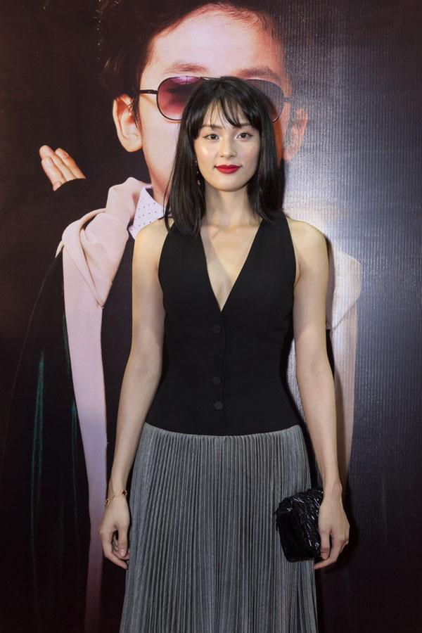 bi fan che nhuom toc vang hoe kem sang, "tinh cu" cuong do la ngam ngui tro ve toc den - 12