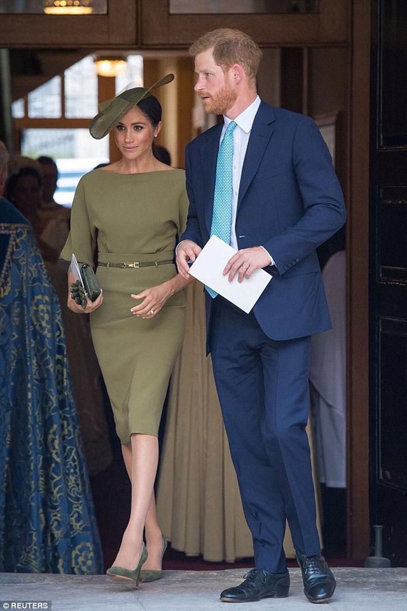 mac gi cung bi bat loi, co dau moi cua hoang gia anh qua lep ve voi cong nuong kate - 15