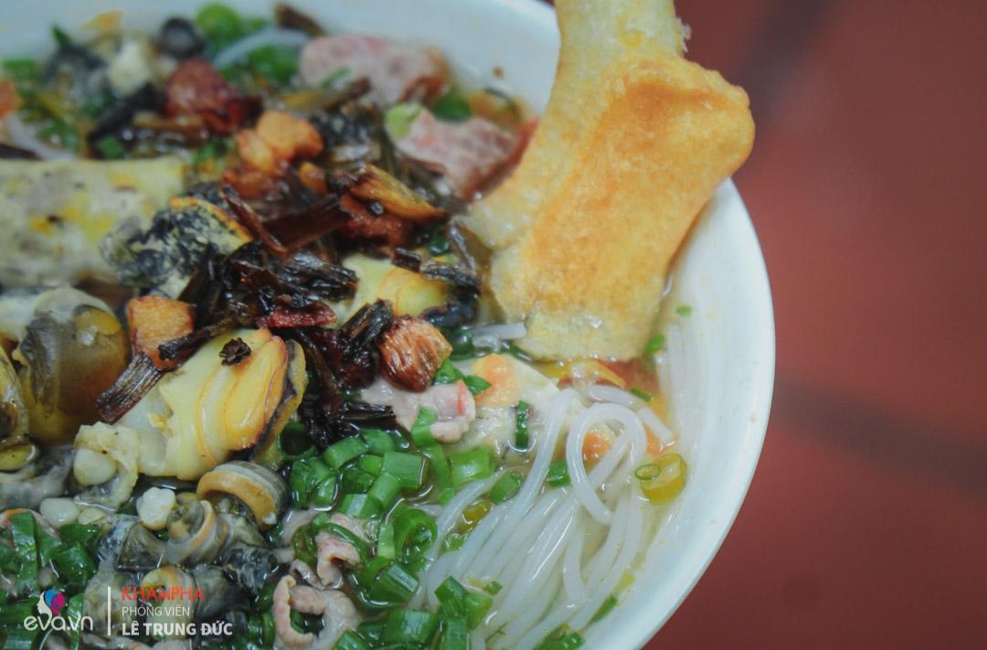 quan bun oc top mo hon 40 nam doc dao nhat ha noi, ngay cuoi tuan ban gan nghin bat - 5