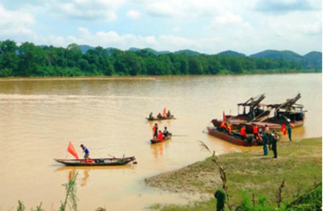 xot long canh con gai gao khoc tham thiet tim cha, me mat tich tren song lam - 1