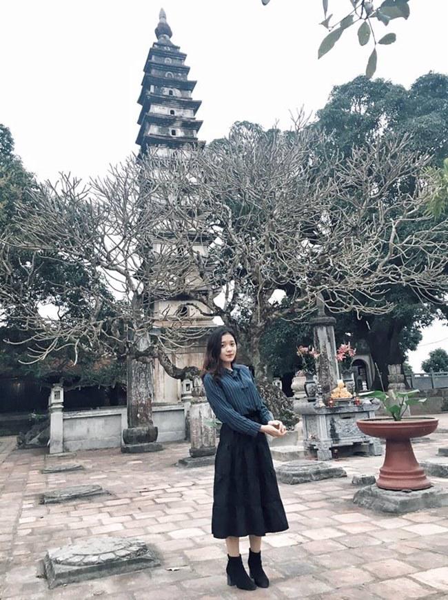 2 mc "em chua 18" cua dai vtv: mat xinh nhu bup be, mac dep mien che - 8