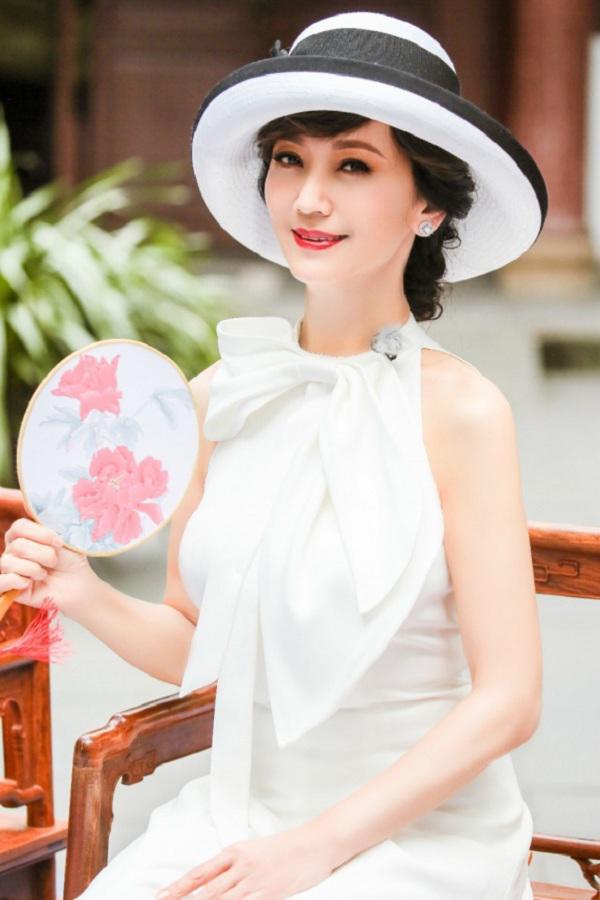 64 tuoi ma trong nhu thieu nu, vi quan am dep nhat man anh hoa ngu co bi quyet gi? - 8