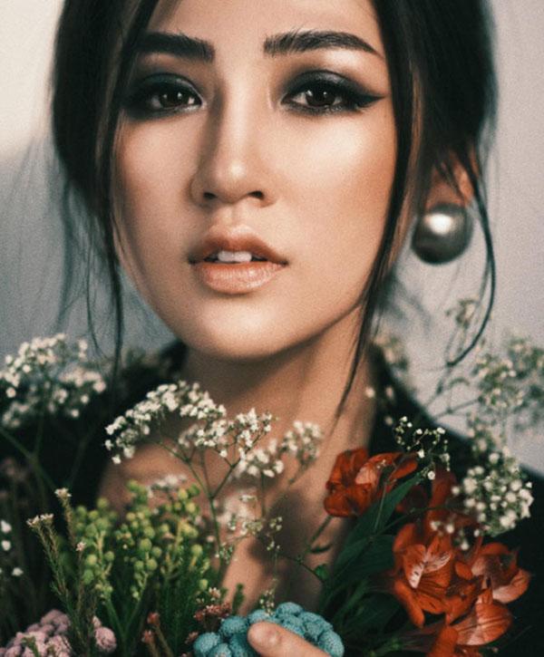 sap toi ngay len xe hoa, a hau tu anh van "lao dao" vi chiec cam nhon hoac - 6