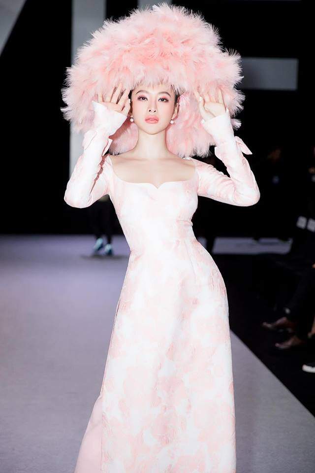 chan che vay ao sang chanh, angela phuong trinh hoa "hop qua" di dong xinh dep - 10