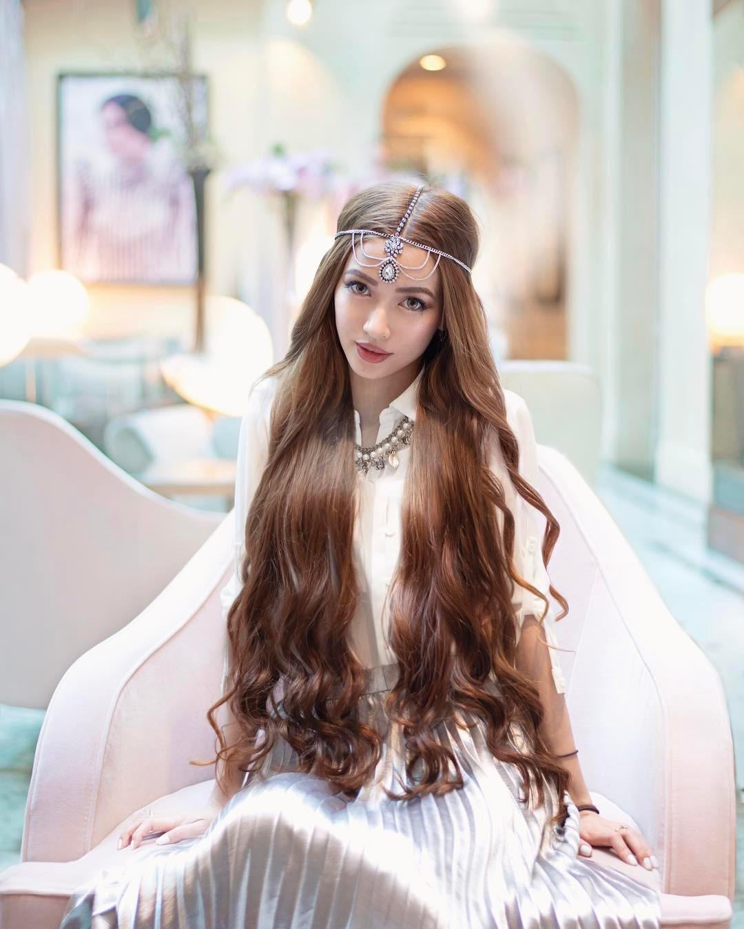 Hóa ra có 1 công chúa tóc mây phiên bản Việt đẹp mê mẩn thế này