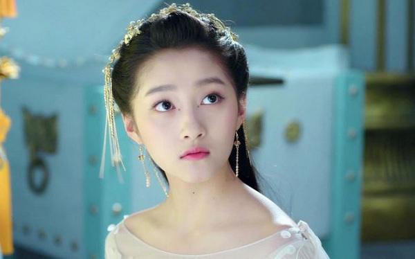 "em gai quoc dan" xu trung dep nhu tien ma chang ton mot xu nho nho nuoc vo gao - 2