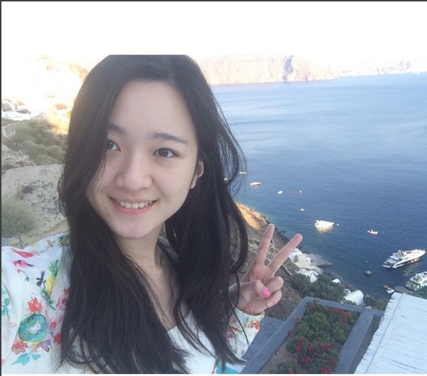 anh sa: con gai duoc huong "gen my nhan" tu me cua hoa hau giang my nay da lon - 10