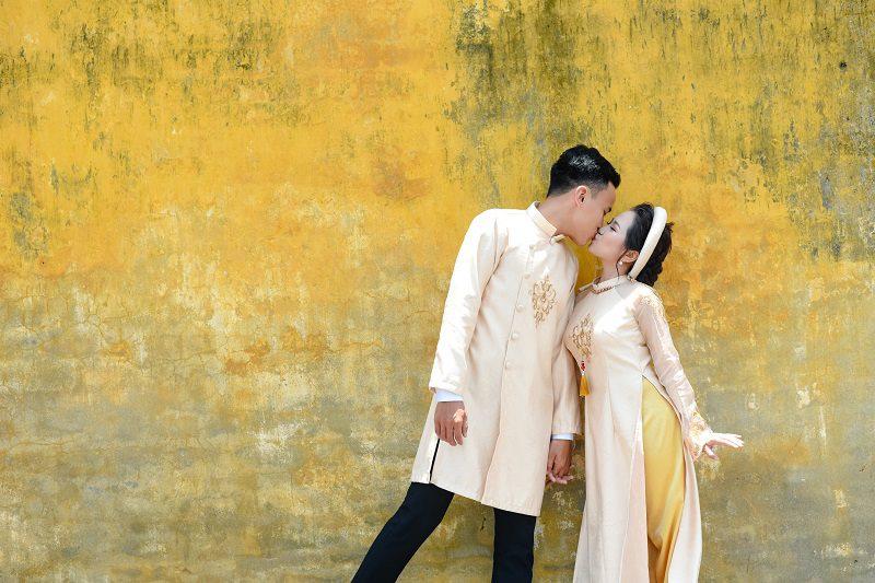 thich tu cai nhin dau tien, tinh co chung xom tro, cap doi yeu nhau 7 nam va cai ket - 9