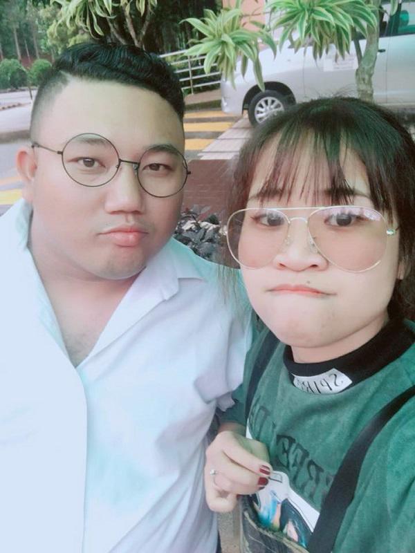 vo tre khoe tay nghe ba dao “1 phut-7 kieu toc” bien chong thanh dan truong toi chi pheo - 2