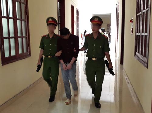 be gai 11 tuoi sinh con sau khi cho ban chan de "yeu" hang chuc lan - 1