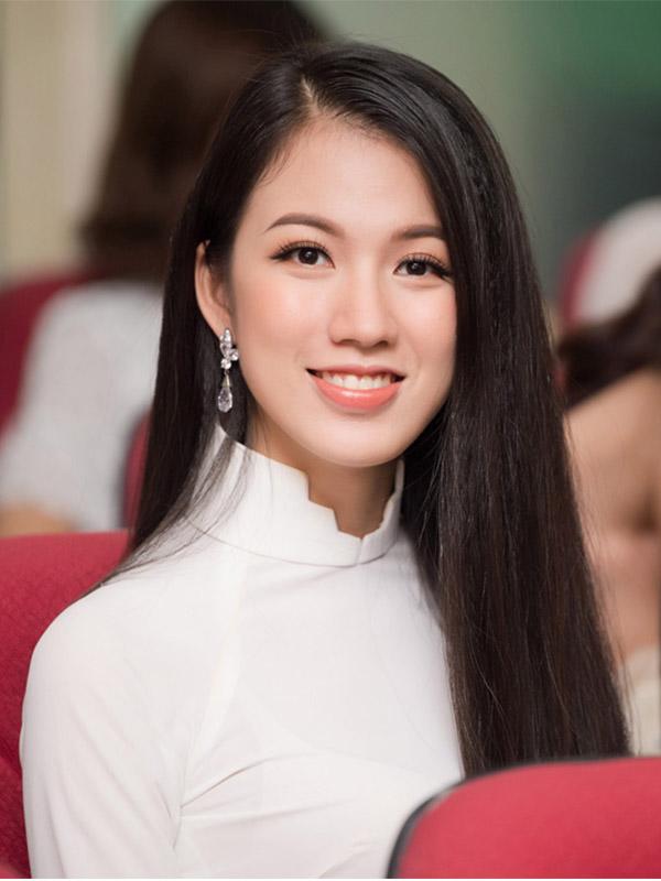 bien tap vien vtv4 tung duoc pham huong "day do" quyet tam thi hoa hau viet nam - 5