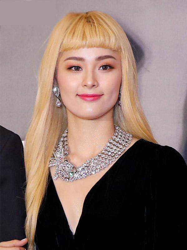 huyen my tong xuyet tong cam xinh nhu nang tho, yaya truong nhi "kem sac" vi bong dau? - 15