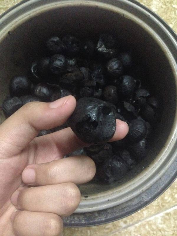con gai bat luc khi nhin mon toi den khong the den hon duoc nua cua me - 1