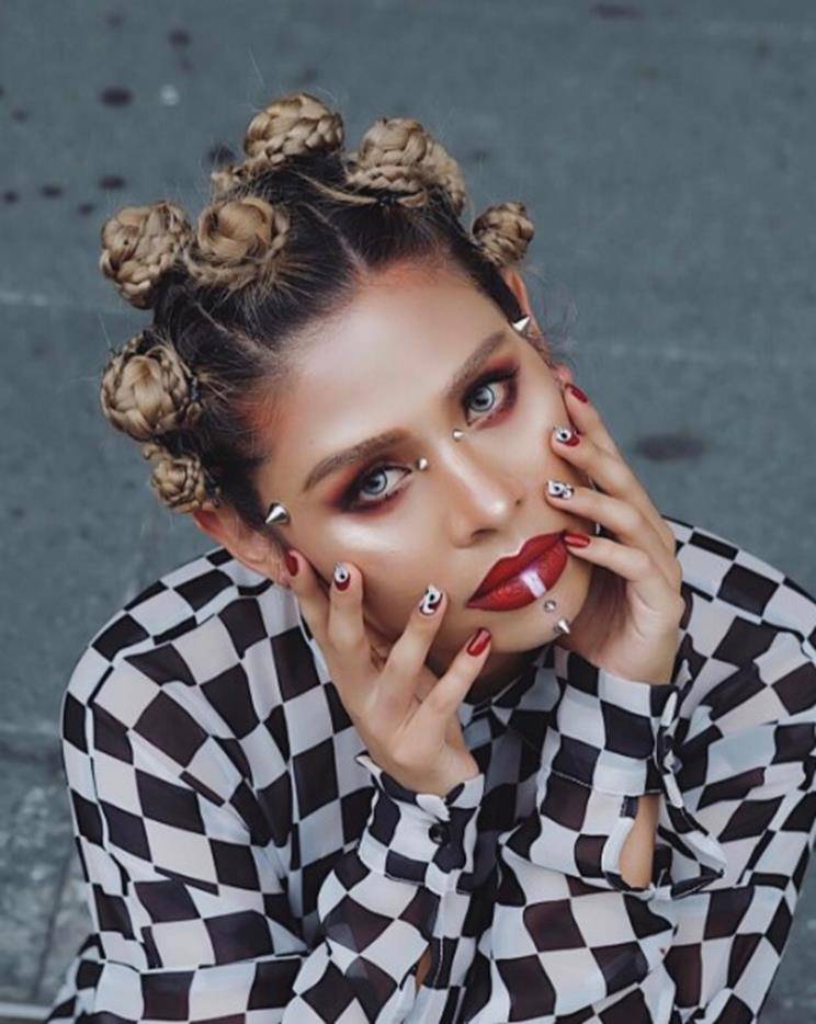 bat chap nam va ro mun, gai thai cho ra doi clip trang diem bang... dep lao day sang tao - 7