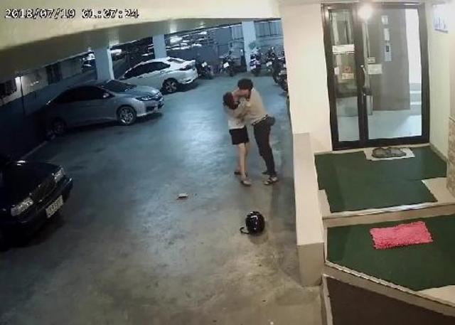 chang trai chuyen gioi danh ban gai da man trong ham gui xe: "danh cho em ca trai tim nay" - 1