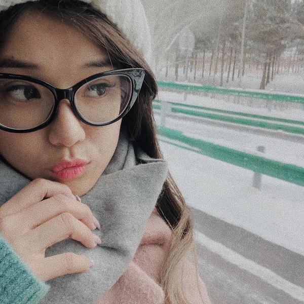 hoang yen chibi: “ngoai tru da den con lai deu on” va bi quyet de mai mai tuoi 20 - 13